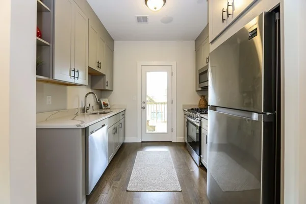 2 bed, 1 bath apartment for rent at 45 Clement Ave Unit 3, West Roxbury — photo 10 of 35