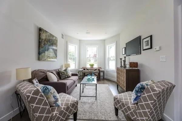 2 bed, 1 bath apartment for rent at 45 Clement Ave Unit 3, West Roxbury — photo 4 of 35
