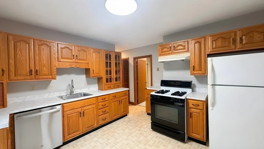 2 bed, 1 bath apartment for rent at 45 Columbus Ave Unit 2, Banks Square — photo 16 of 20