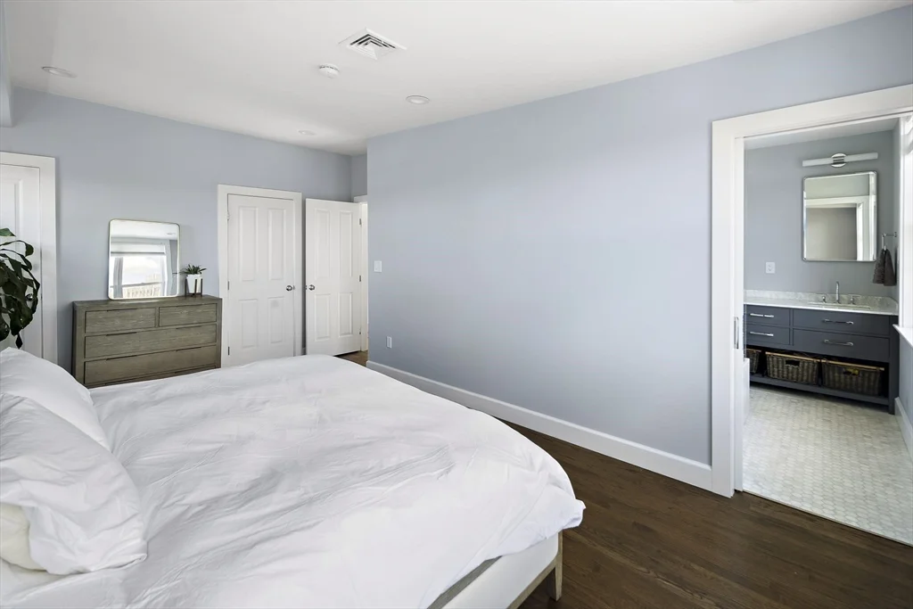 3 bed, 3 bath apartment for rent at 45 Concord Sq Unit 3, South End — photo 13 of 29