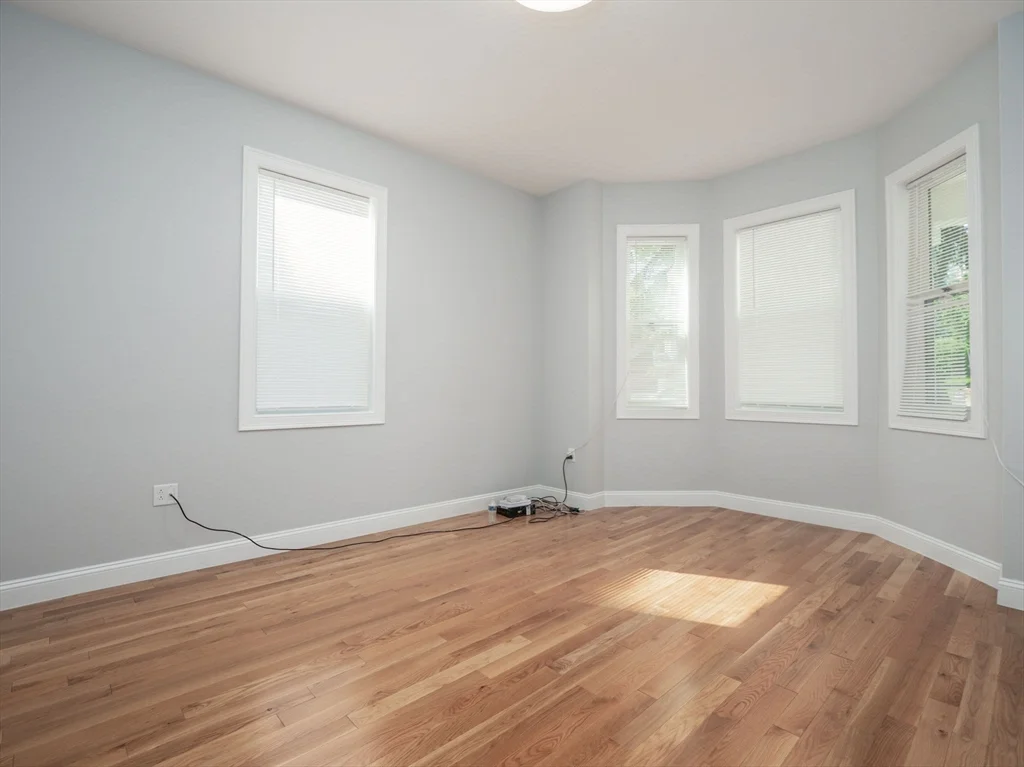 3 bed, 1 bath apartment for rent at 45 Crawford St Unit 1, Roxbury — photo 6 of 32