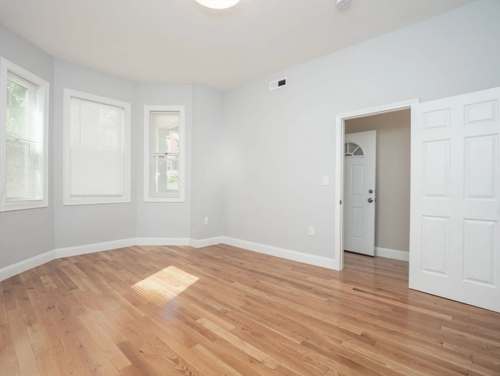 3 bed, 1 bath apartment for rent at 45 Crawford St Unit 1, Roxbury — photo 9 of 32