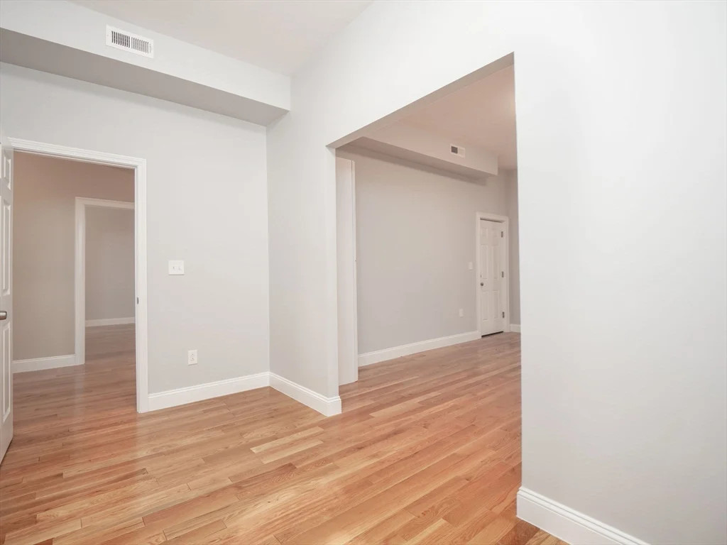 3 bed, 1 bath apartment for rent at 45 Crawford St Unit 1, Roxbury — photo 15 of 32