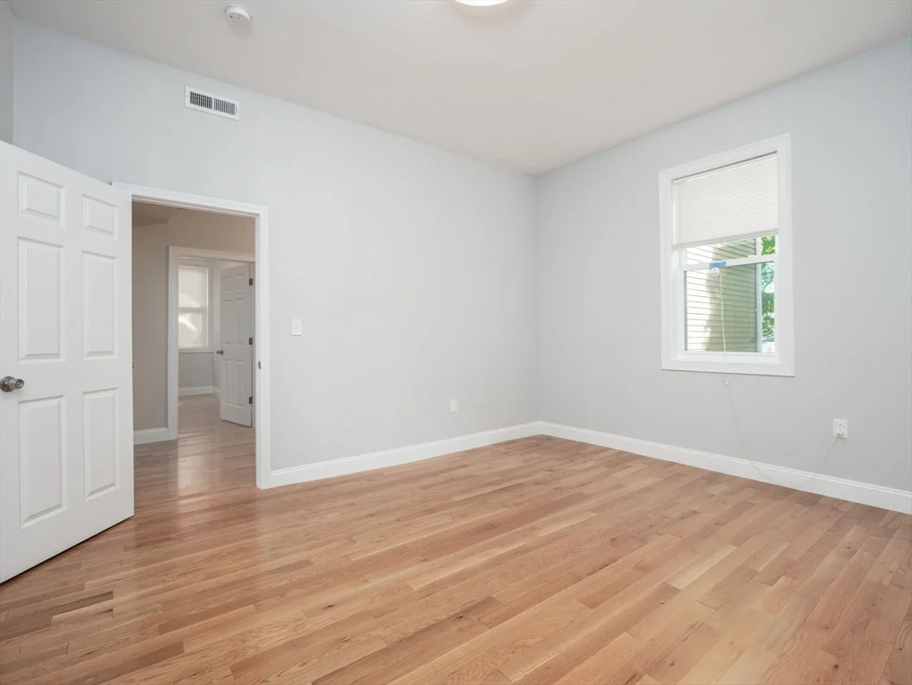 3 bed, 1 bath apartment for rent at 45 Crawford St Unit 1, Roxbury — photo 11 of 32