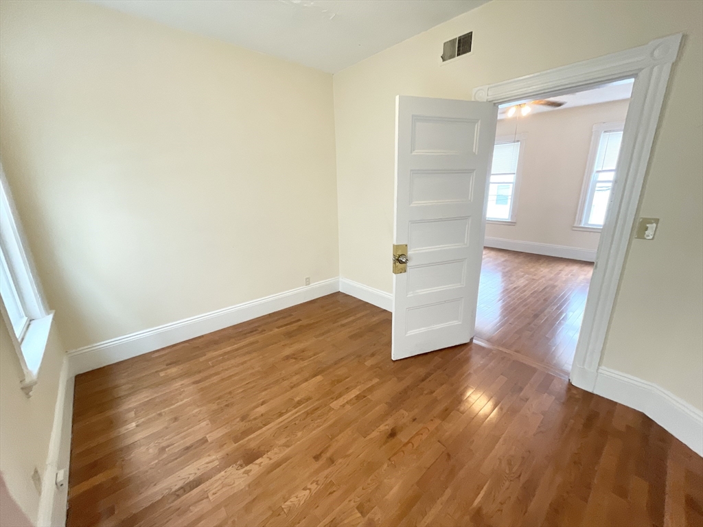 4 bed, 1 bath apartment for rent at 45 Crescent Ave Unit 2, Dorchester — photo 8 of 11