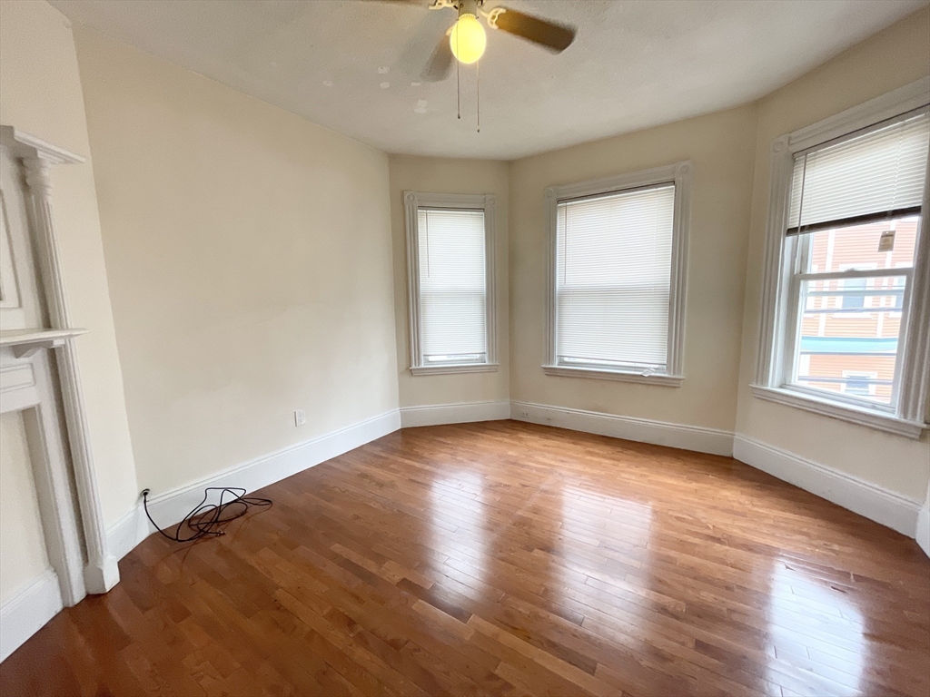 4 bed, 1 bath apartment for rent at 45 Crescent Ave Unit 2, Dorchester — photo 3 of 11