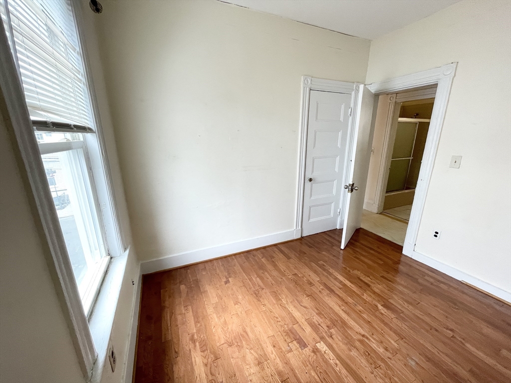 4 bed, 1 bath apartment for rent at 45 Crescent Ave Unit 2, Dorchester — photo 9 of 11