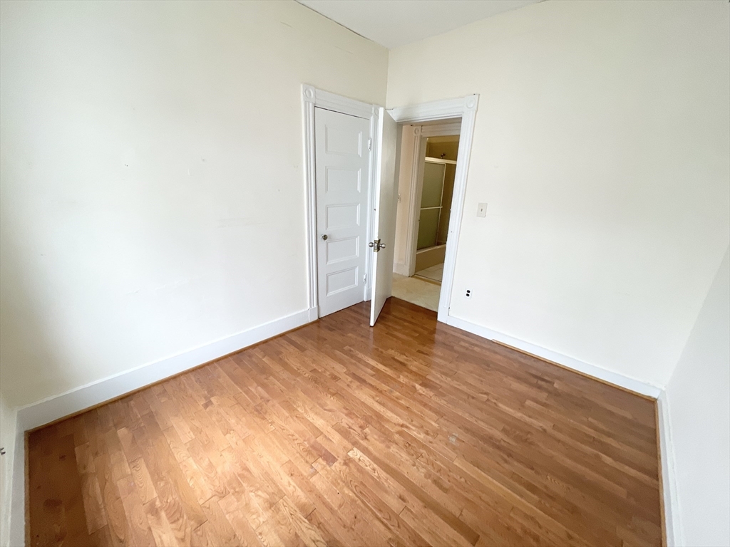 4 bed, 1 bath apartment for rent at 45 Crescent Ave Unit 2, Dorchester — photo 10 of 11