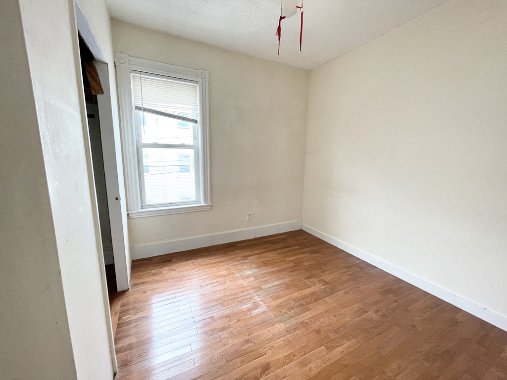 4 bed, 1 bath apartment for rent at 45 Crescent Ave Unit 2, Dorchester — photo 7 of 11
