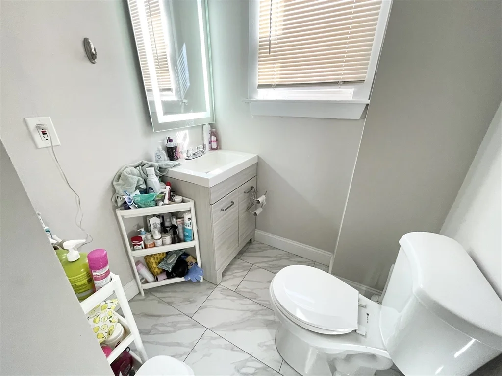 4 bed, 1 bath apartment for rent at 45 Crescent Ave Unit 3, Dorchester — photo 5 of 6