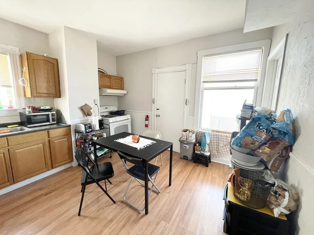 4 bed, 1 bath apartment for rent at 45 Crescent Ave Unit 3, Dorchester — photo 2 of 6