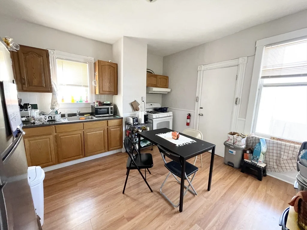 4 bed, 1 bath apartment for rent at 45 Crescent Ave Unit 3, Dorchester — photo 1 of 6