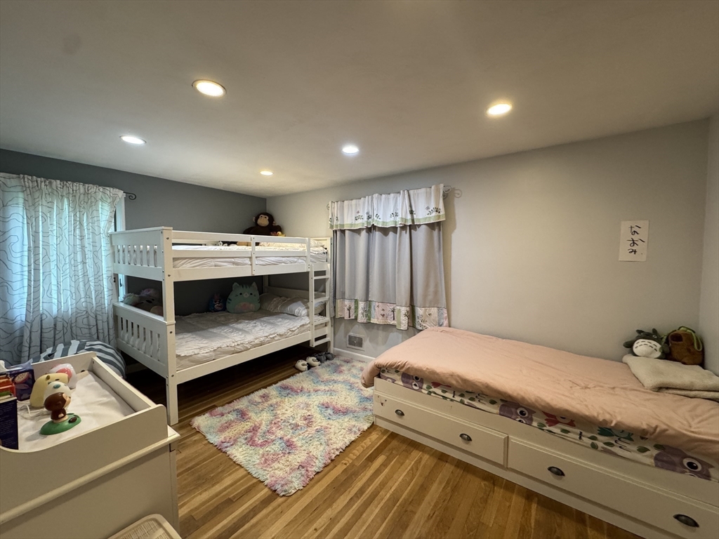 5 bed, 3 bath apartment for rent at 45 Dexter Rd, Newtonville — photo 10 of 19