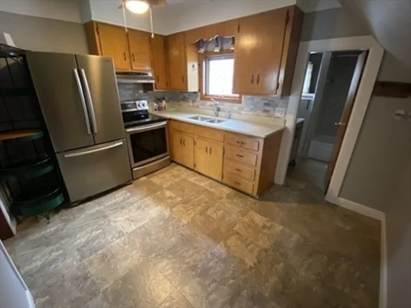 1 bed, 1 bath apartment for rent at 45 Division St Unit 2, North Attleboro — photo 2 of 12