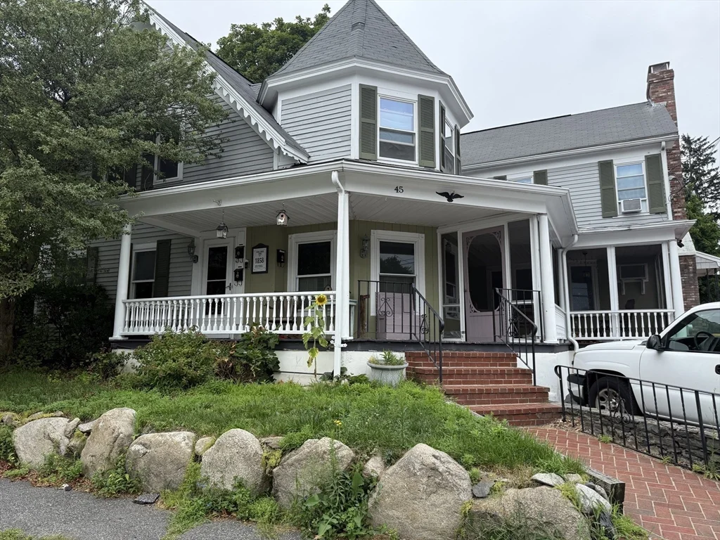3 bed, 1 bath apartment for rent at 45 Division Unit 1, North Attleboro