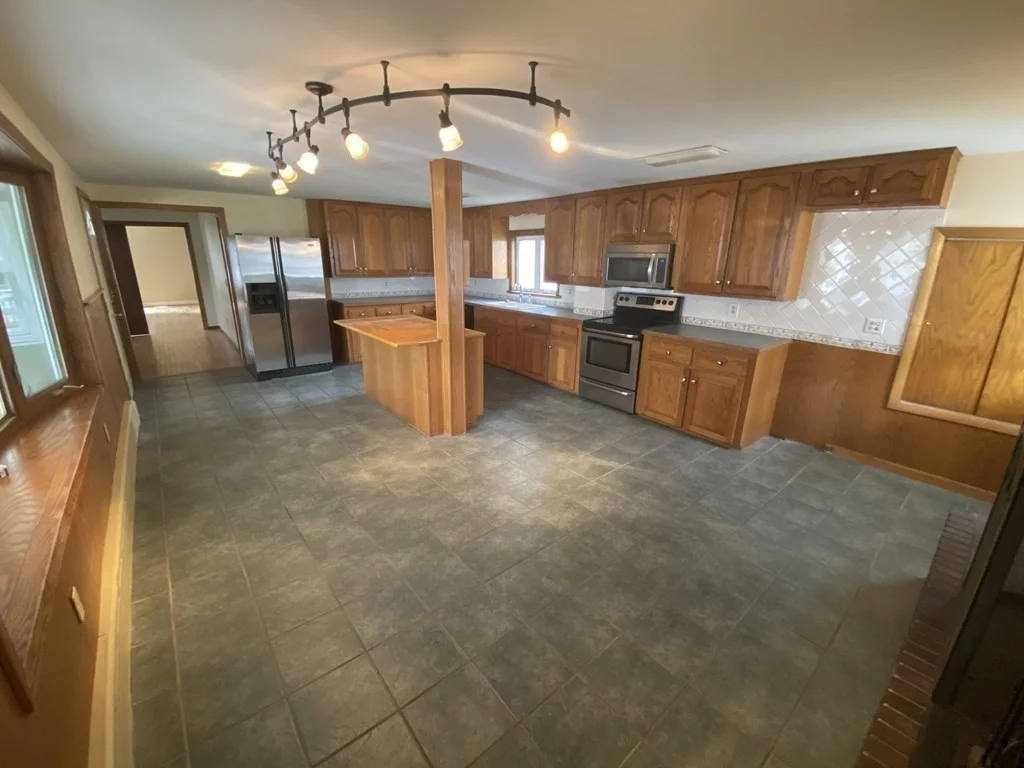 3 bed, 1 bath apartment for rent at 45 Division Unit 1, North Attleboro — photo 4 of 31