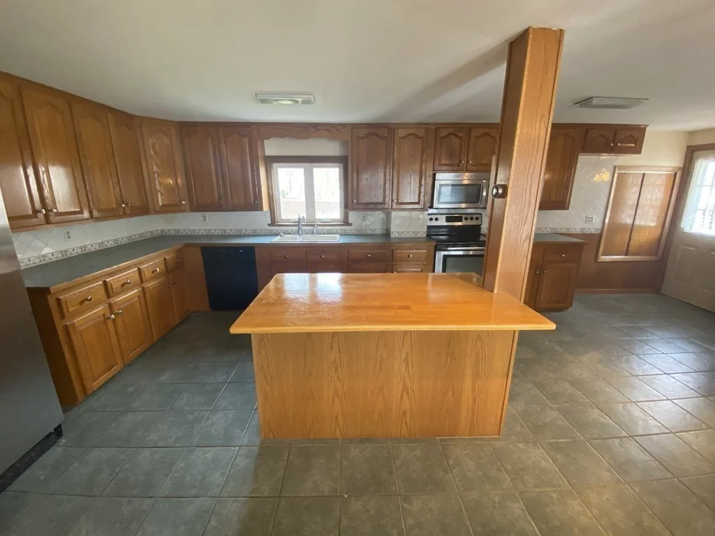 3 bed, 1 bath apartment for rent at 45 Division Unit 1, North Attleboro — photo 3 of 31
