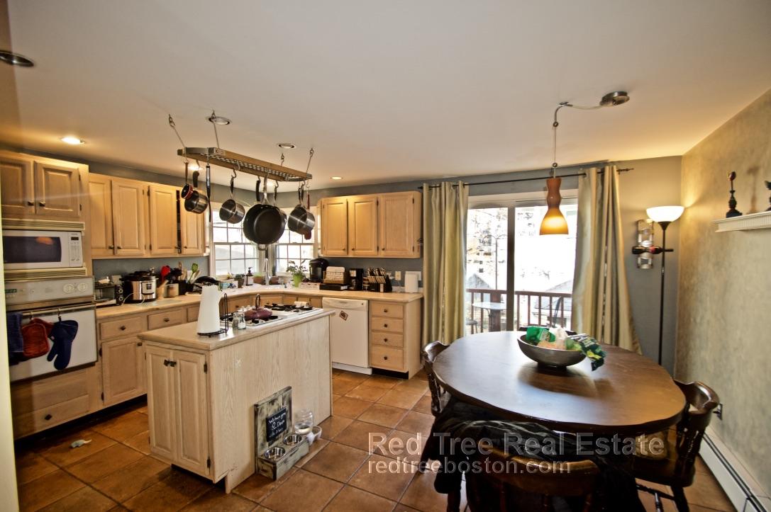 3 bed, 2 bath apartment for rent at 45 Donnybrook Rd, Brighton — photo 8 of 27