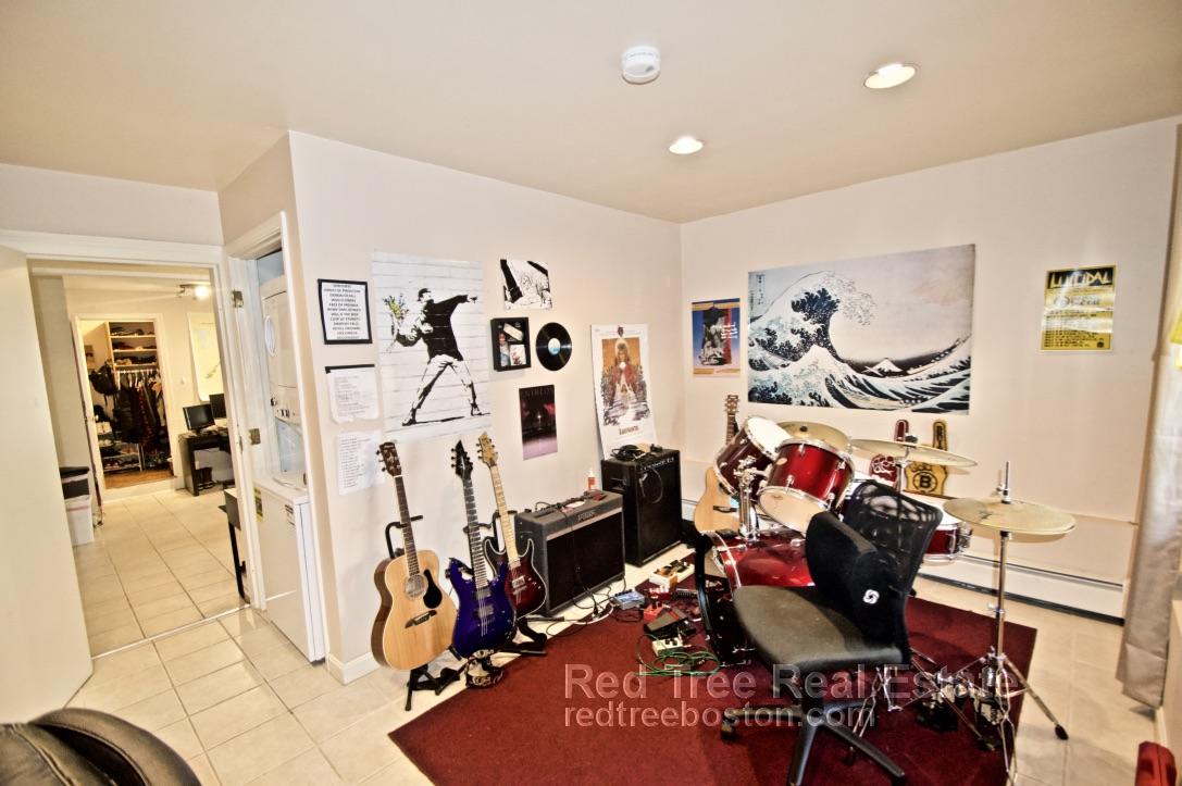 3 bed, 2 bath apartment for rent at 45 Donnybrook Rd, Brighton — photo 20 of 27