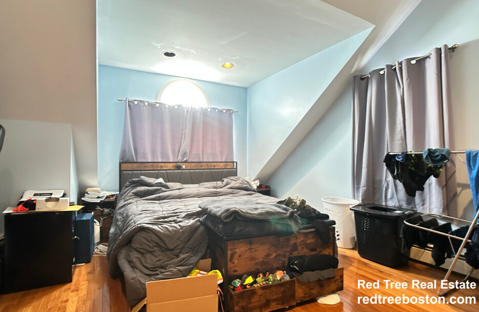 3 bed, 2 bath apartment for rent at 45 Donnybrook Rd, Brighton — photo 10 of 27