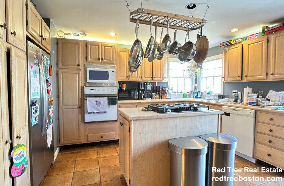 3 bed, 2 bath apartment for rent at 45 Donnybrook Rd, Brighton — photo 6 of 27
