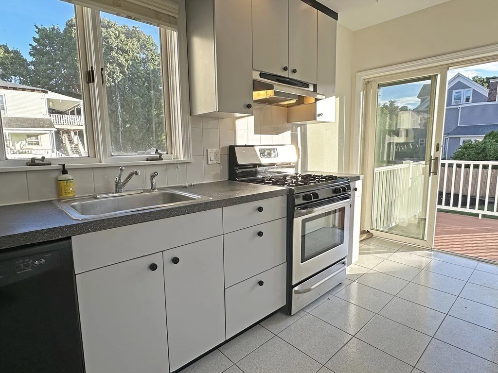 3 bed, 2 bath apartment for rent at 45 Eddy St Unit 45, West Newton — photo 8 of 21