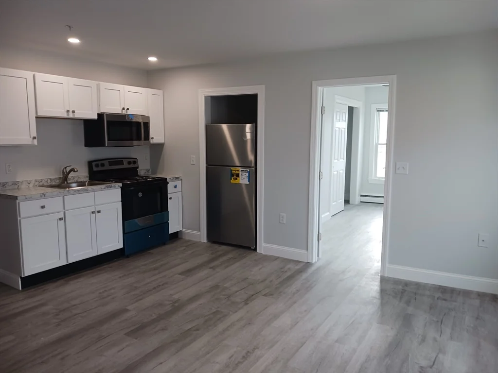 2 bed, 1 bath apartment for rent at 45 Everett St Unit 3A, Middleboro