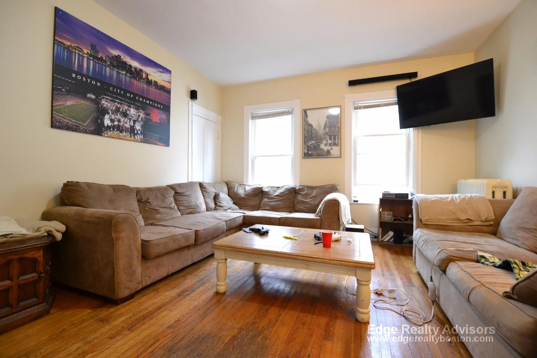 3 bed, 1 bath apartment for rent at 45 Falkland St Unit 1, Oak Square