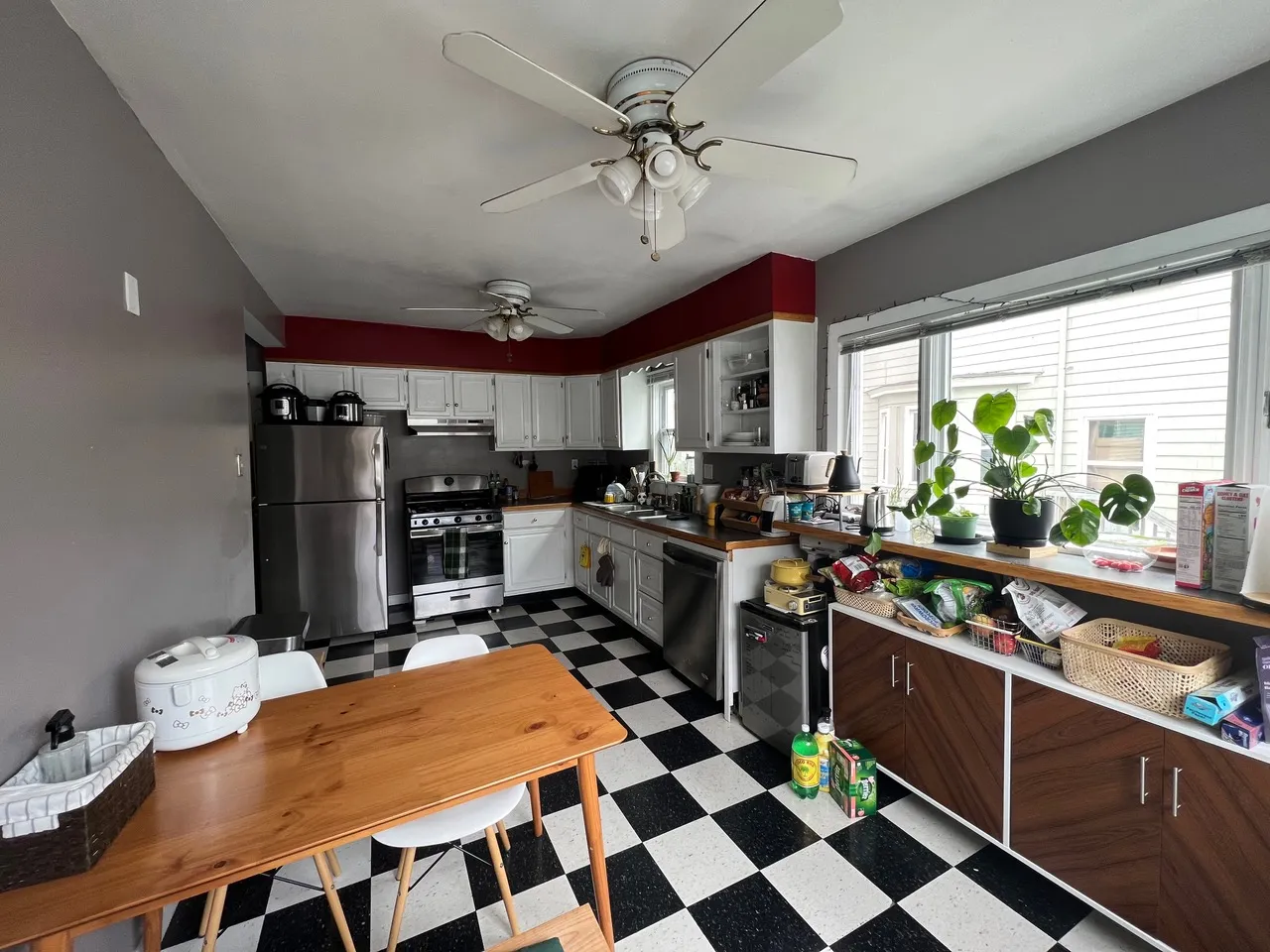 3 bed, 1 bath apartment for rent at 45 Franklin St Unit 1, East Somerville — photo 2 of 14