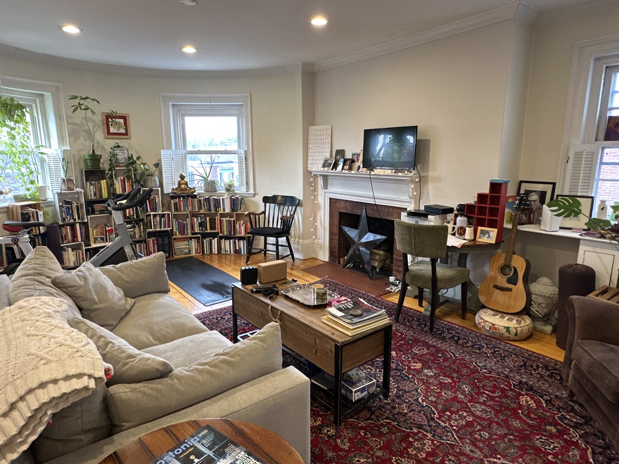 3 bed, 1 bath apartment for rent at 45 Garrison Rd Unit 2, Aspinwall Hill — photo 3 of 13