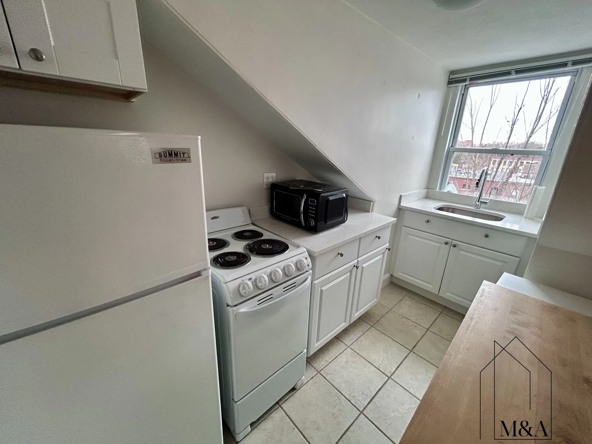 Studio bed, 1 bath apartment for rent at 45 Garrison Rd Unit 4, Aspinwall Hill — photo 2 of 6