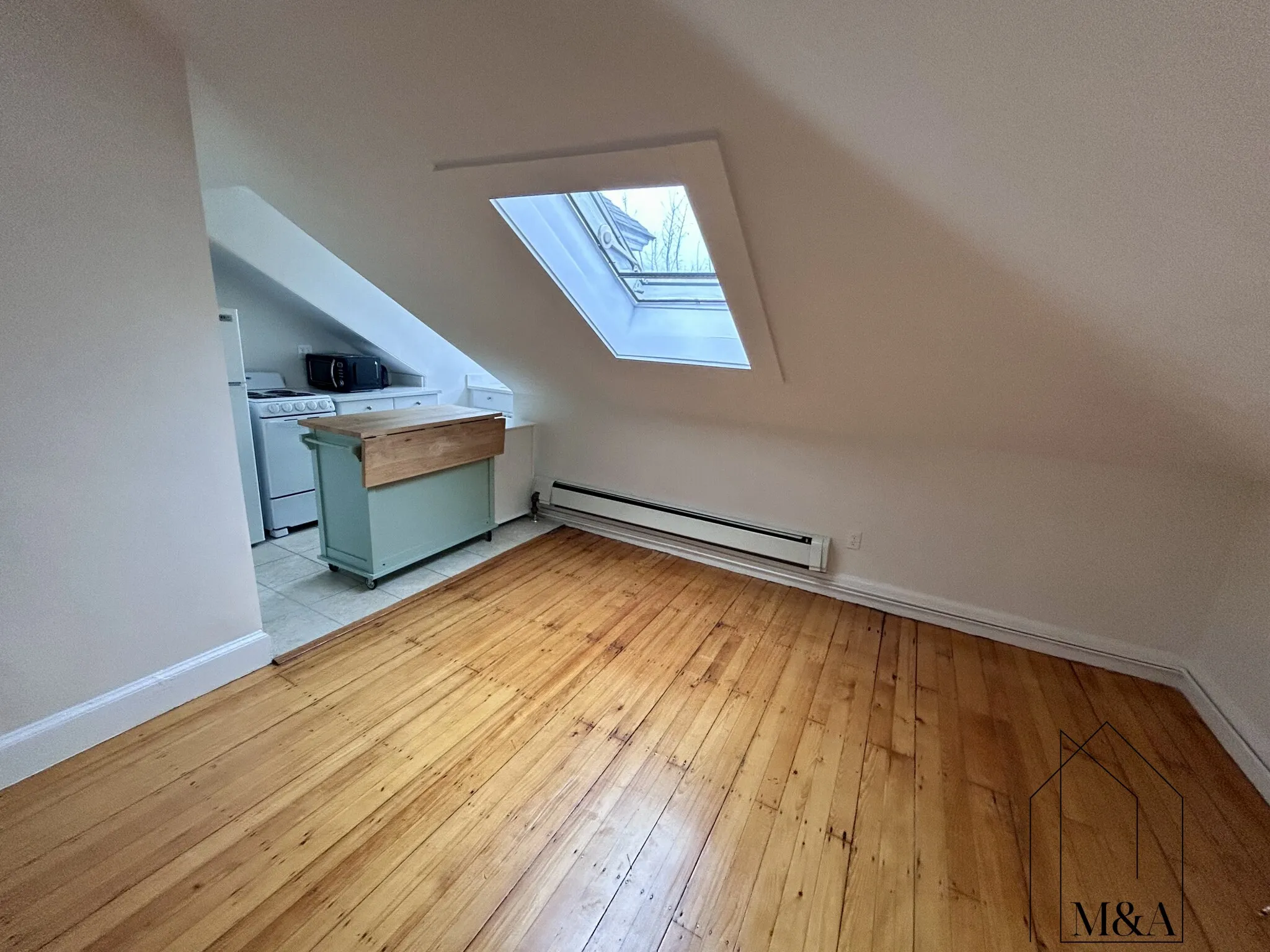 Studio bed, 1 bath apartment for rent at 45 Garrison Rd Unit 4, Aspinwall Hill