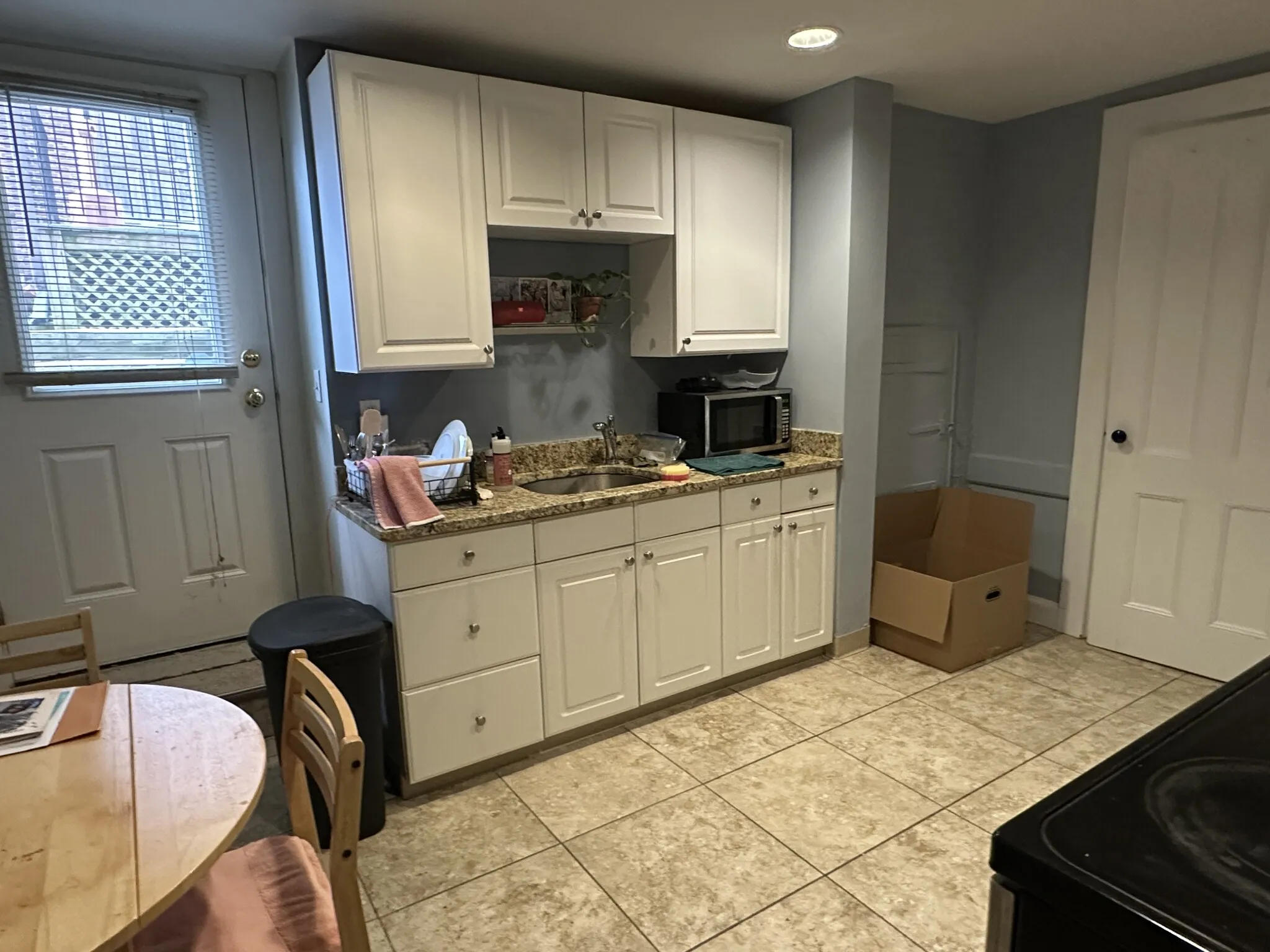 1 bed, 1 bath apartment for rent at 45 Garrison Rd Unit B, Aspinwall Hill — photo 3 of 9