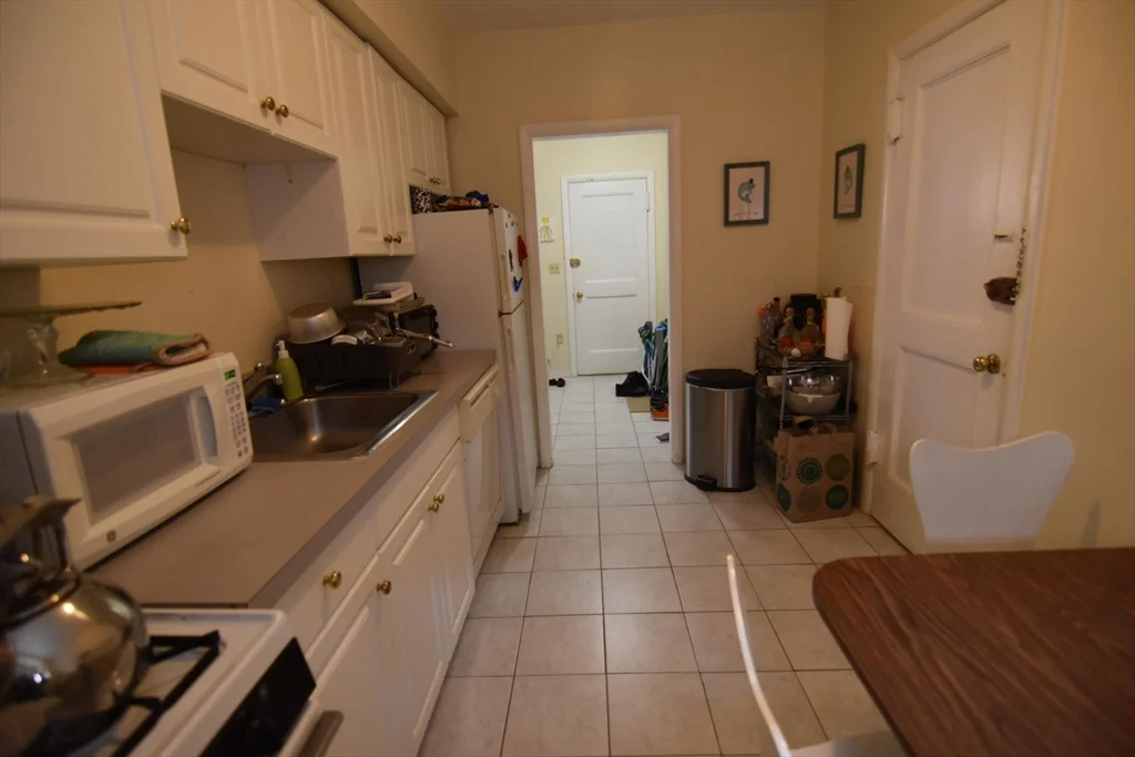 1 bed, 1 bath apartment for rent at 45 Green St Unit B2, Coolidge Corner — photo 10 of 13