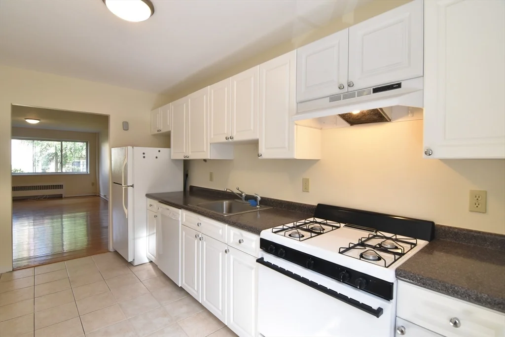 1 bed, 1 bath apartment for rent at 45 Green Unit 4, Coolidge Corner — photo 5 of 6