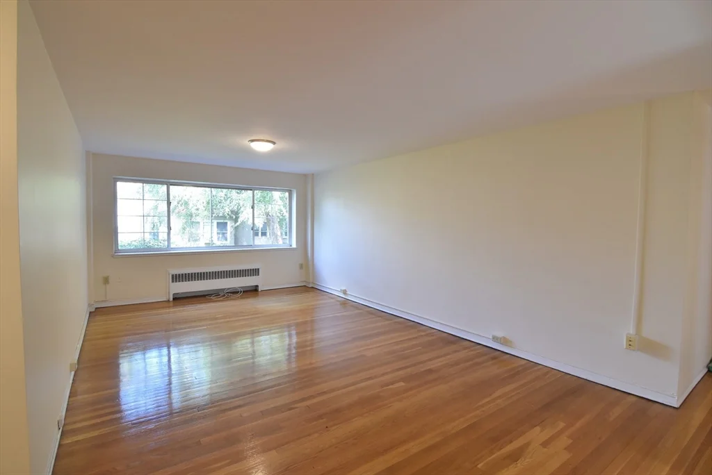 1 bed, 1 bath apartment for rent at 45 Green Unit 4, Coolidge Corner — photo 2 of 6