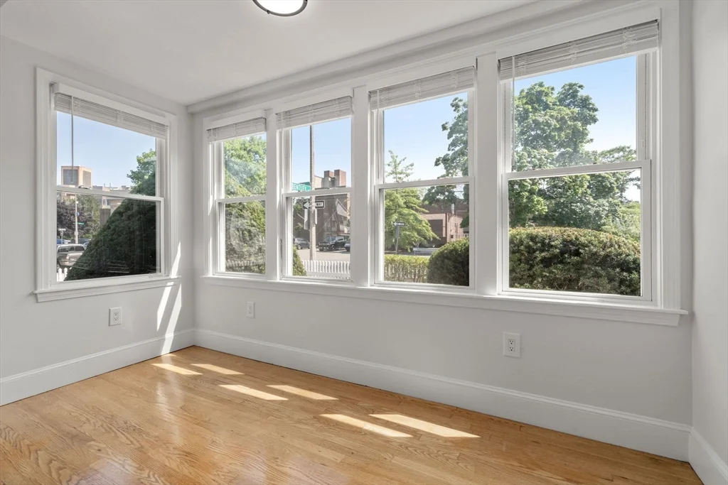 3 bed, 2 bath apartment for rent at 45 Henshaw St, Brighton — photo 9 of 34