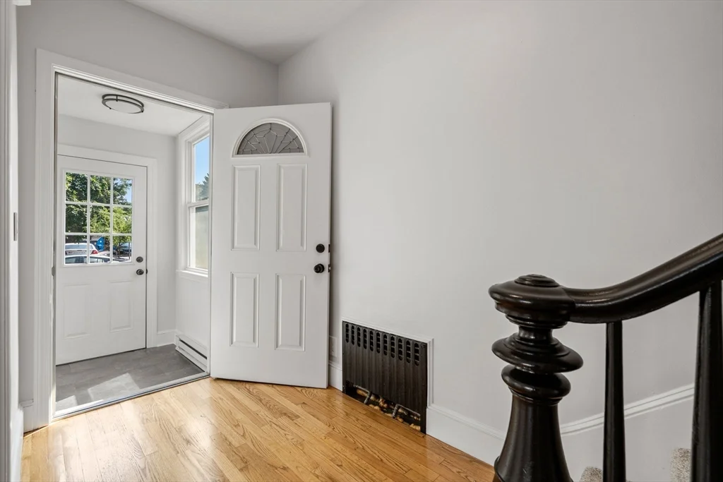 3 bed, 2 bath apartment for rent at 45 Henshaw St, Brighton — photo 3 of 34