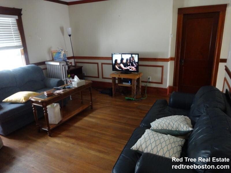 4 bed, 1 bath apartment for rent at 45 Hobart St Unit 2, Brighton — photo 9 of 15