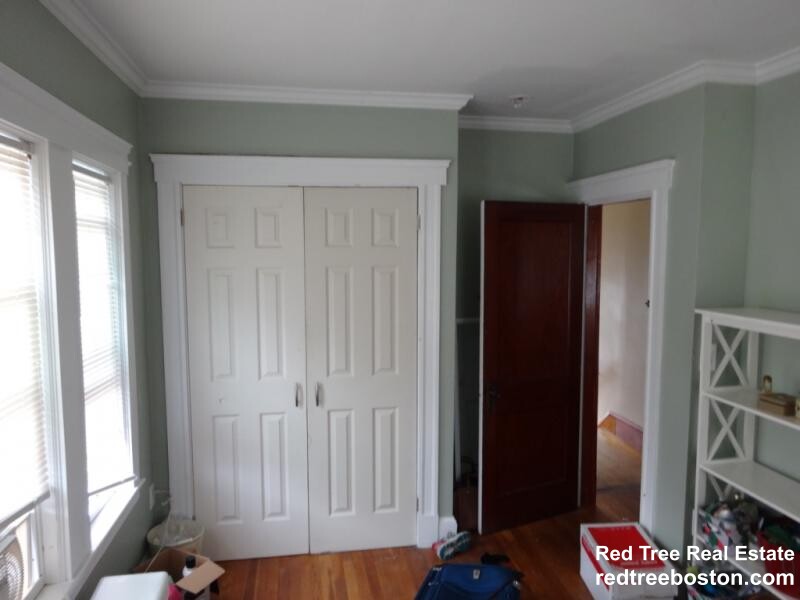 4 bed, 1 bath apartment for rent at 45 Hobart St Unit 2, Brighton — photo 8 of 15