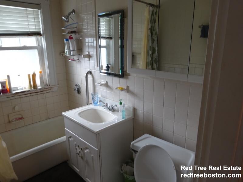 4 bed, 1 bath apartment for rent at 45 Hobart St Unit 2, Brighton — photo 14 of 15
