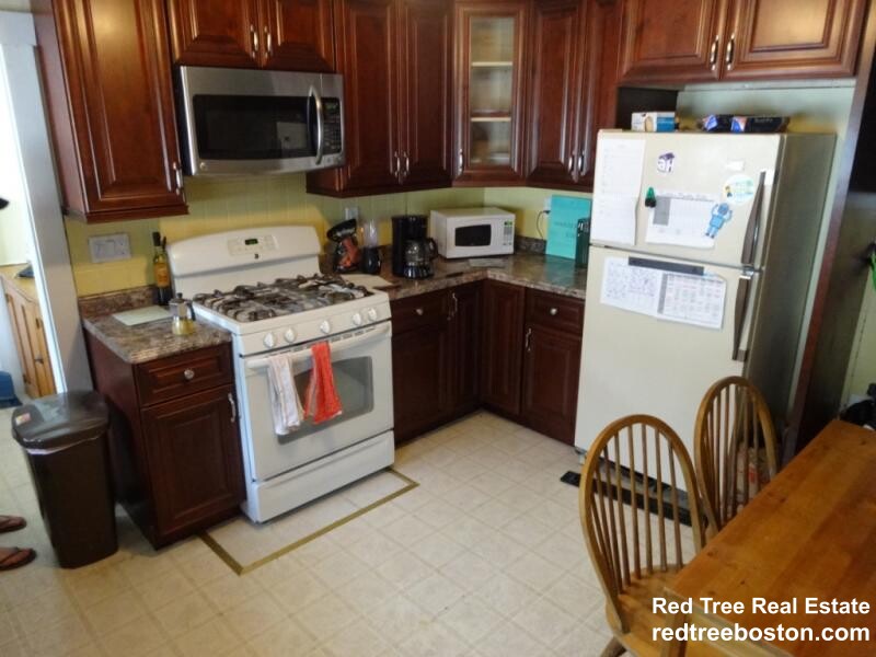 4 bed, 1 bath apartment for rent at 45 Hobart St Unit 2, Brighton — photo 13 of 15