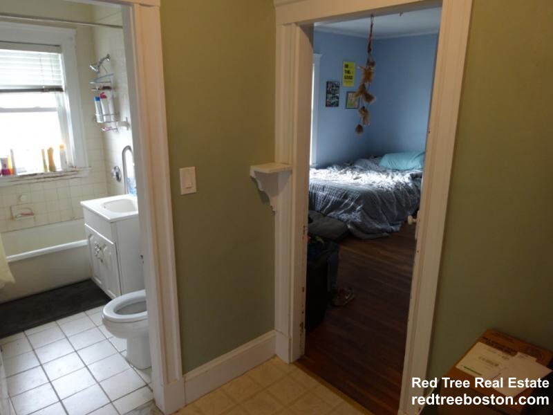 4 bed, 1 bath apartment for rent at 45 Hobart St Unit 2, Brighton — photo 7 of 15