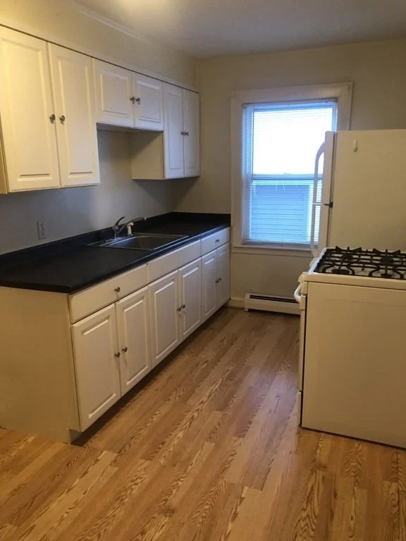 1 bed, 1 bath apartment for rent at 45 Holmes Unit 1, Quincy — photo 2 of 8