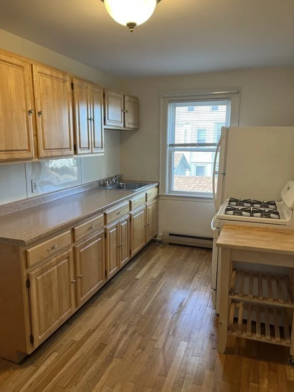 1 bed, 1 bath apartment for rent at 45 Holmes Unit 4, Quincy — photo 2 of 12