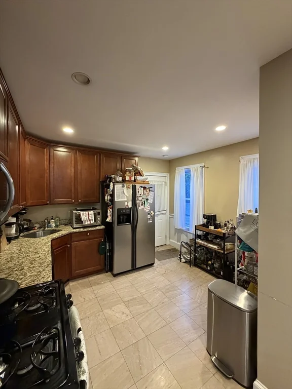 3 bed, 1 bath apartment for rent at 45 Houghton St Unit 3, Dorchester — photo 9 of 12