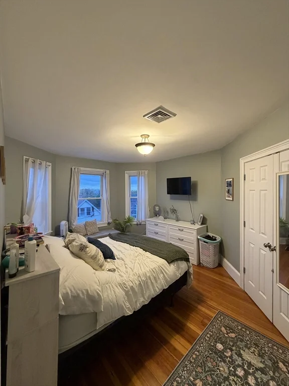3 bed, 1 bath apartment for rent at 45 Houghton St Unit 3, Dorchester — photo 3 of 12
