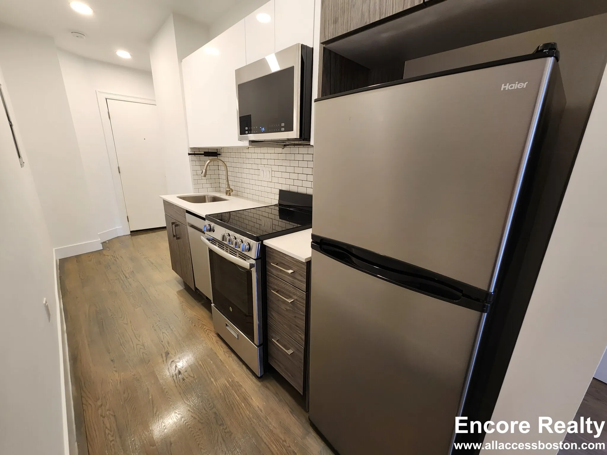 2 bed, 1 bath apartment for rent at 45 Joy St Unit 8, Beacon Hill — photo 2 of 13