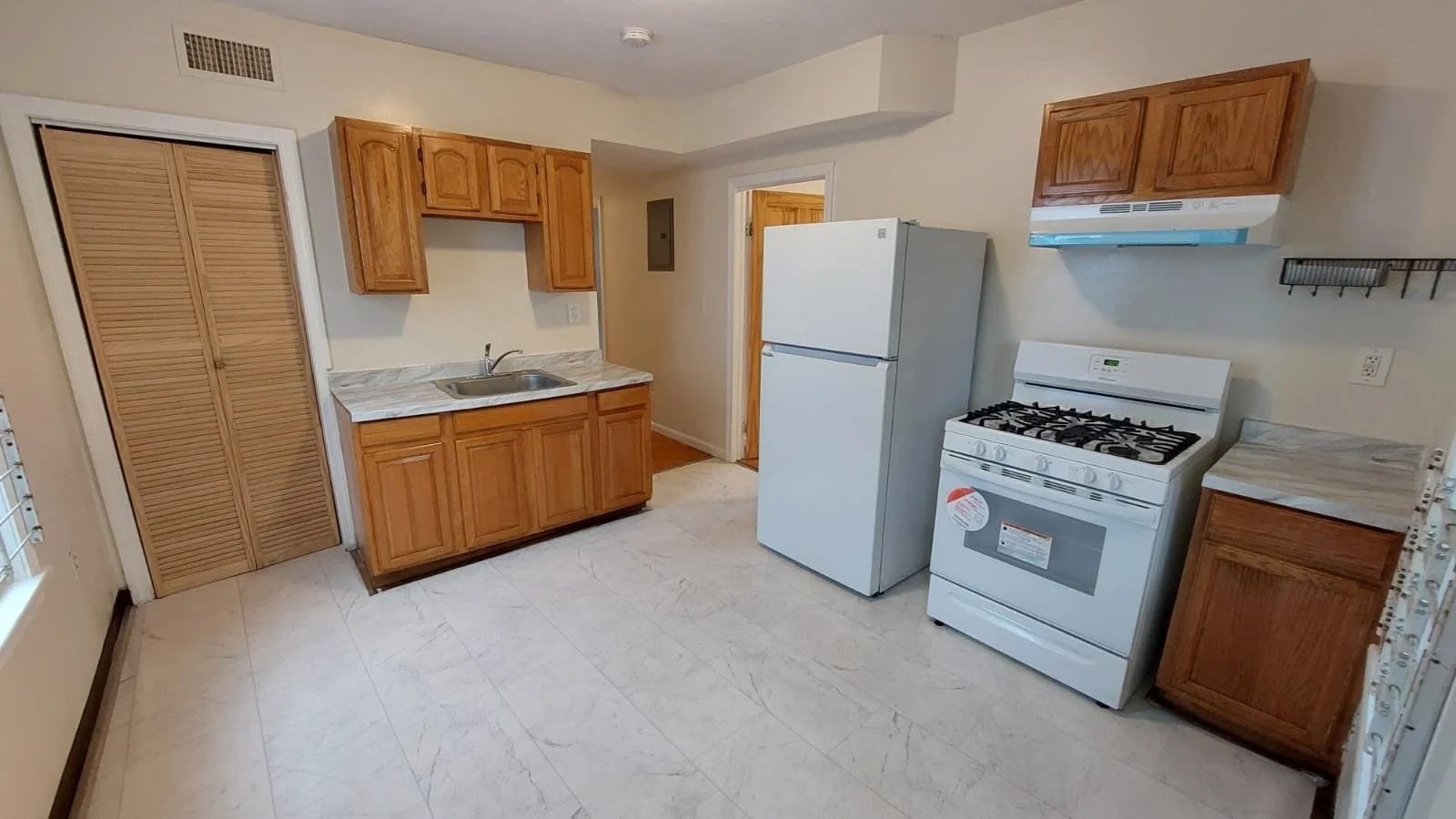 3 bed, 1 bath apartment for rent at 45 Judson St Unit 3, Roxbury — photo 4 of 17