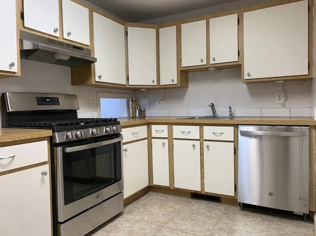 2 bed, 1 bath apartment for rent at 45 Kennedy Dr Unit 45, North Chelmsford — photo 3 of 11
